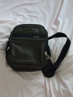 Ricardo Beverly Hills Travel Crossbody Bag Black Tech Organizer Small